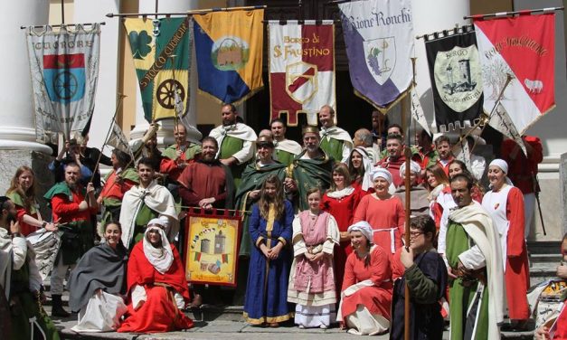 Alla corte di Re Arduino; a Palazzo Cisterna col gruppo storico del torneo di maggio