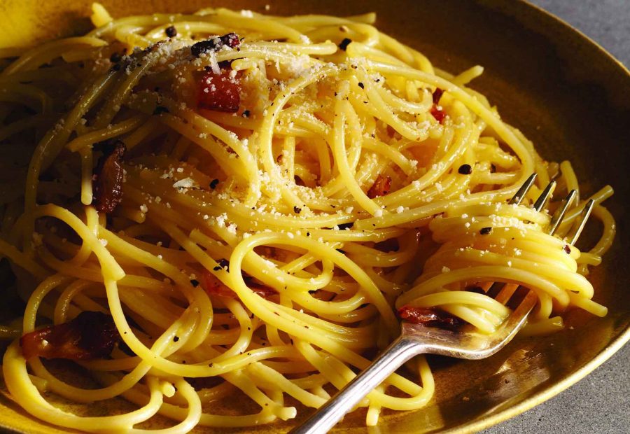 Oggi è la Giornata Mondiale della Pasta: a Torino vincono i rigatoni cacio e pepe