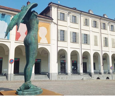 IVREA – “Colossi” di Mitoraj in piazza Ottinetti