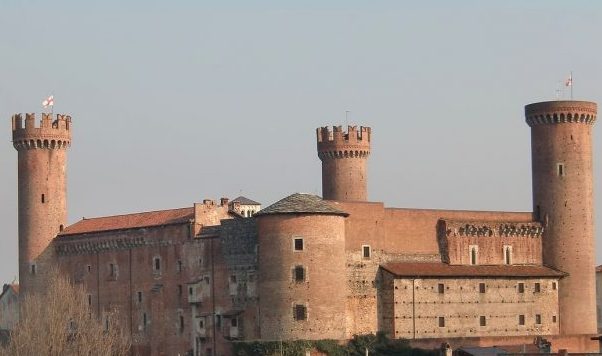 IVREA – Francesca Battistello presenta Ivrea e il castello del Conte Verde