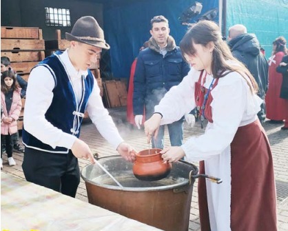 SAN GIUSTO – Cristina e Luca, due ventenni sono i protagonisti del Carneval