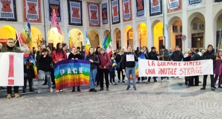 IVREA E CHIVASSO – Dopo un anno ancora in piazza per la pace