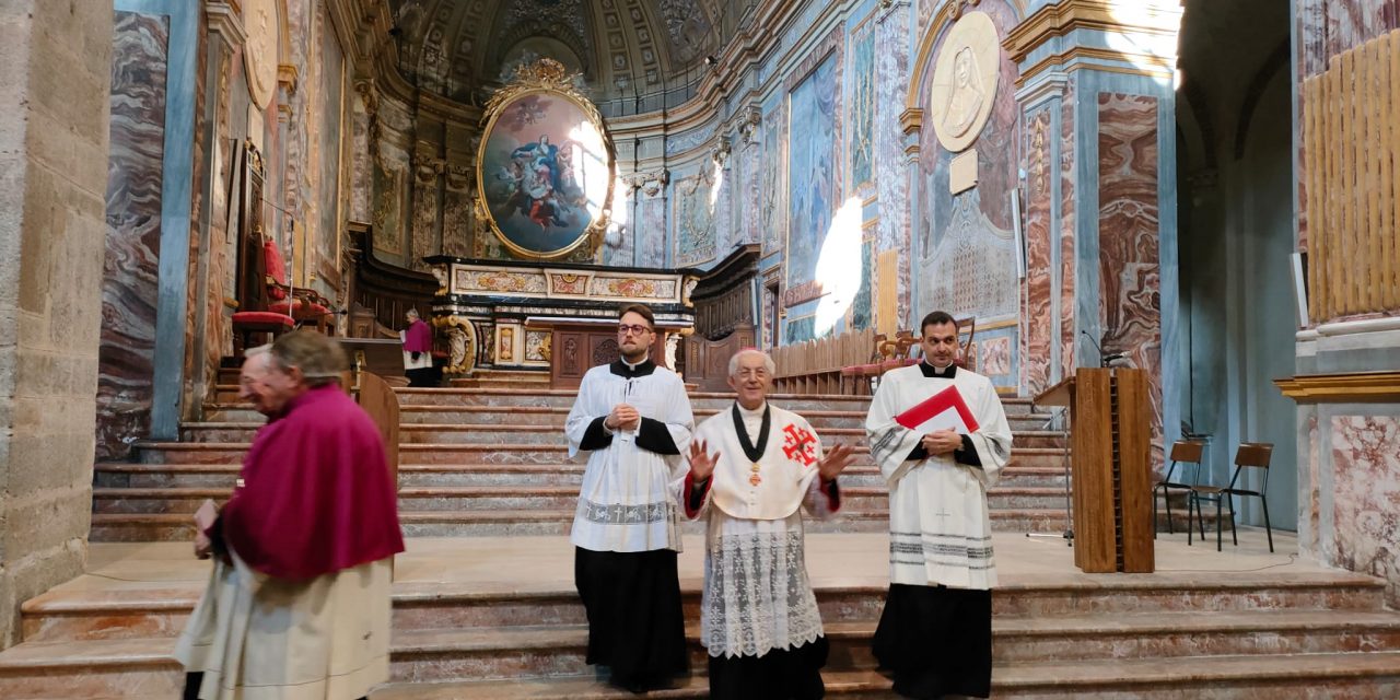 IVREA – Dopo le Lodi in Cattedrale, la Via Crucis a Monte Stella