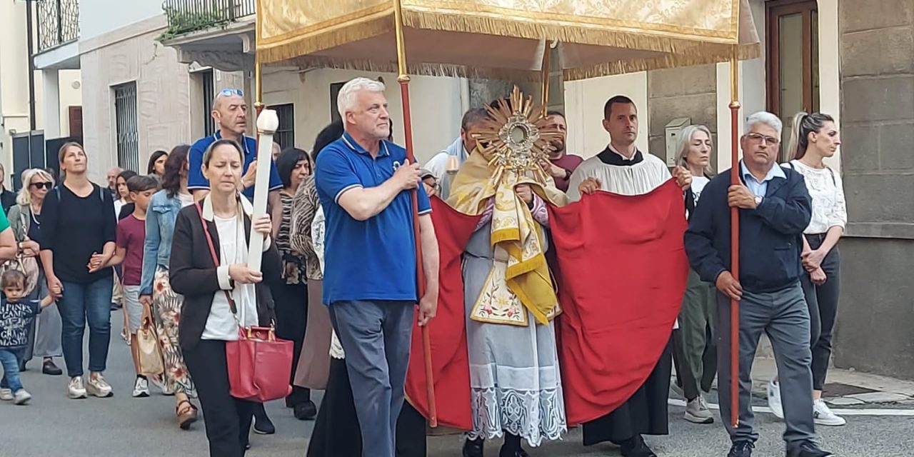 CORPUS DOMINI – La gallery di un meraviglioso mosaico di Fede in tutta la Diocesi