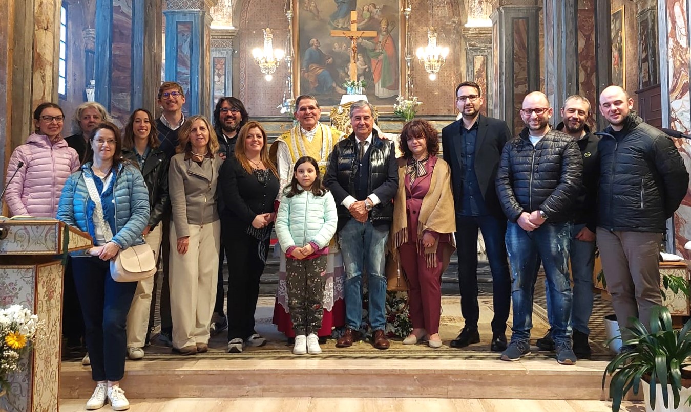 CUCEGLIO - La comunità parrocchiale di Tolmezzo in visita al paese ...