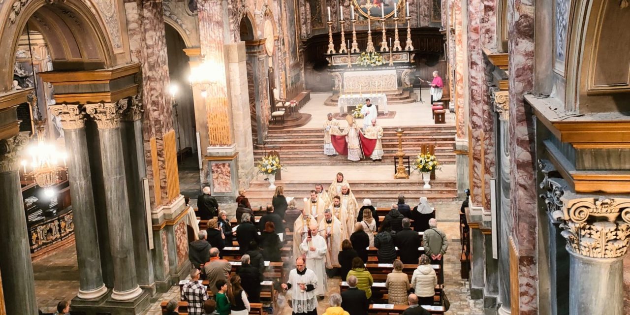 IVREA – Lasciamoci sorprendere dalla novità che soltanto Cristo può dare – Le Funzioni pasquali in Cattedrale