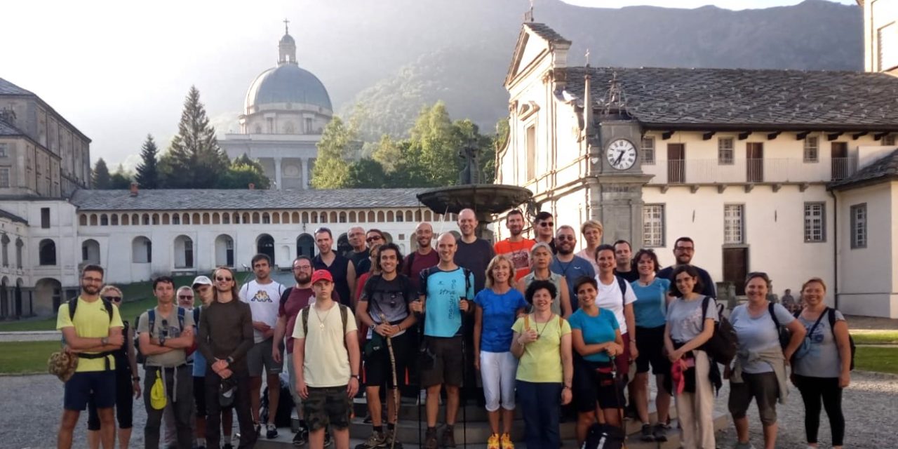 AI PIEDI DELLA MADONNA NERA – Il primo gruppo di pellegrini è già arrivato ad Oropa – Partiti di buon’ora oggi