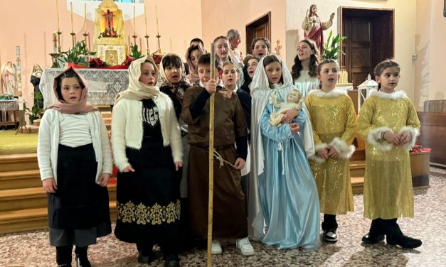 ECHI DEL S. NATATALE IN DIOCESI / 1 – Rosone, la comunità unita per il presepe vivente e la S.Messa