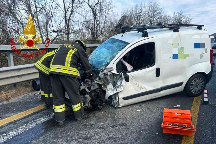 NOTIZIE DAI VIGILI DEL FUOCO – Incidente stradale in A5 in direzione Ivrea